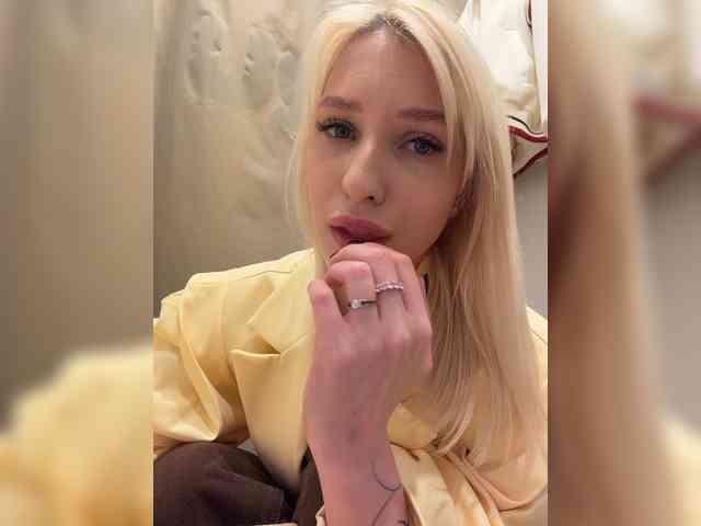 Cristi-Candy's chat room
