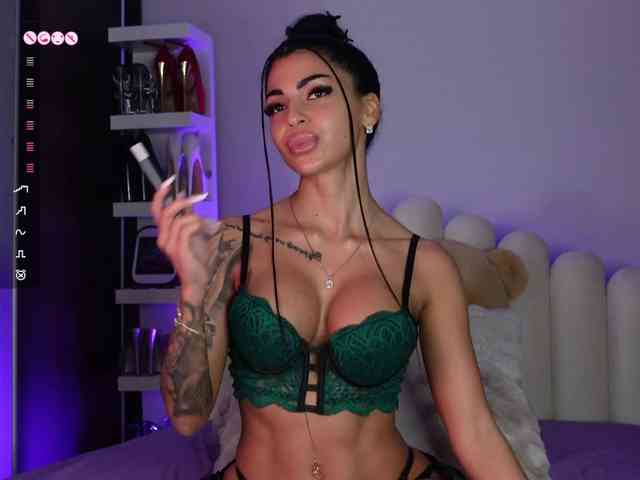 AngelaMyst's chat room