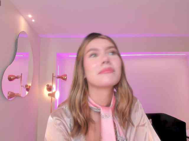 NiaSalvatore's chat room