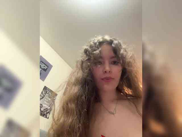 YourLadyyy's chat room