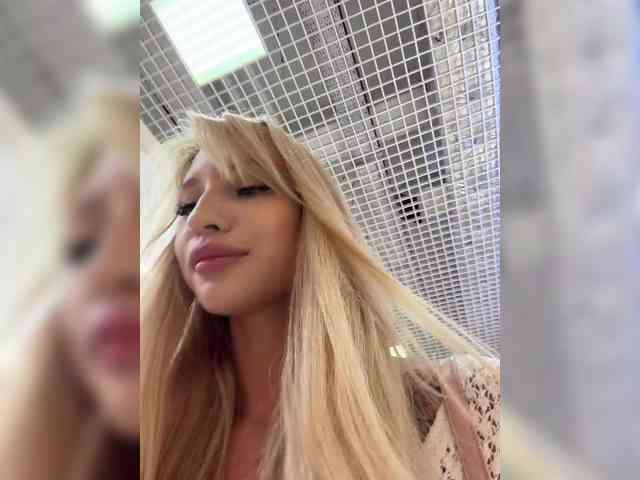 Cristi-Candy's chat room