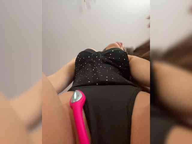 -___--_--------'s chat room