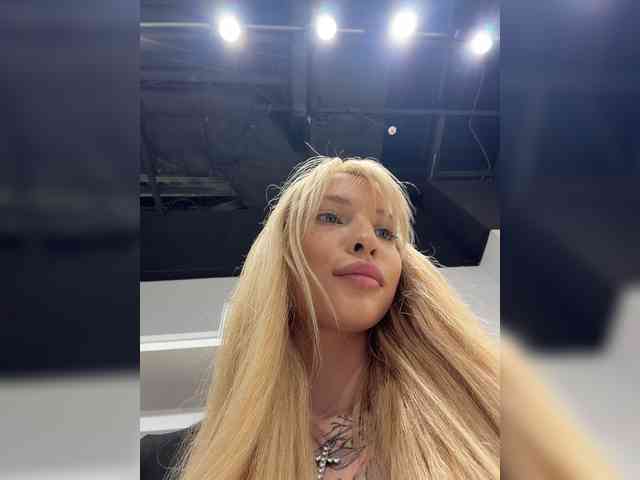 Cristi-Candy's chat room
