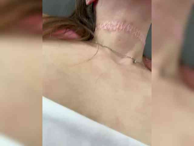 VikkiExtraCheese's chat room