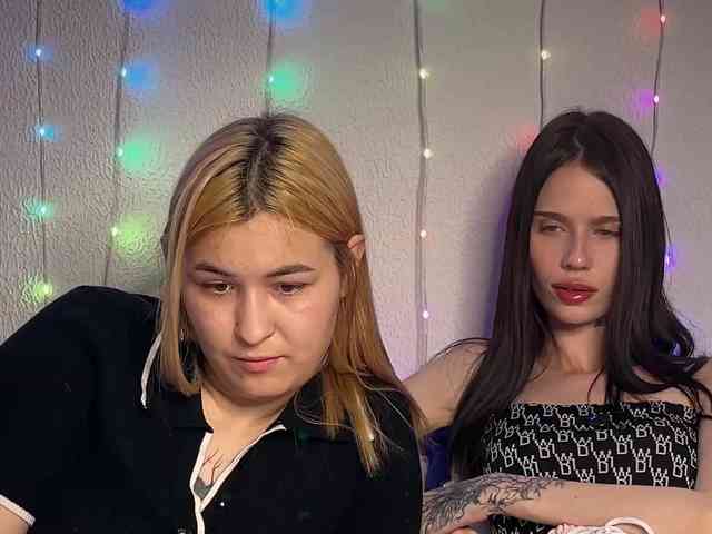 -Zoe-Love-'s chat room