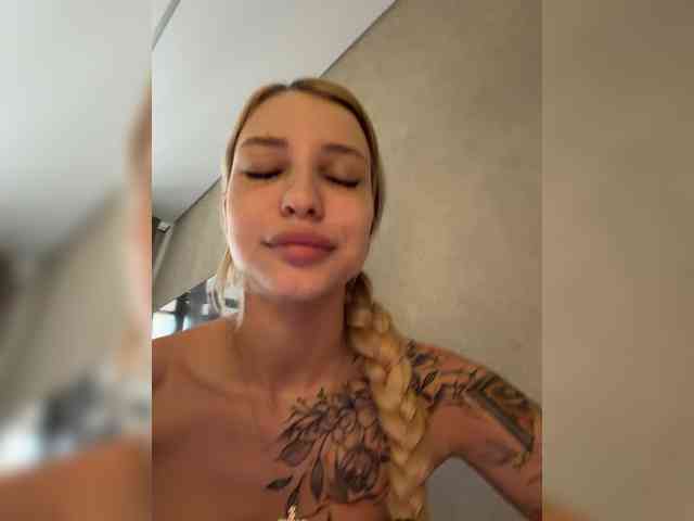 Cristi-Candy's chat room