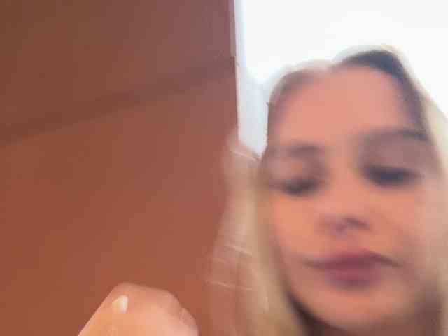 _Katrinka_'s chat room