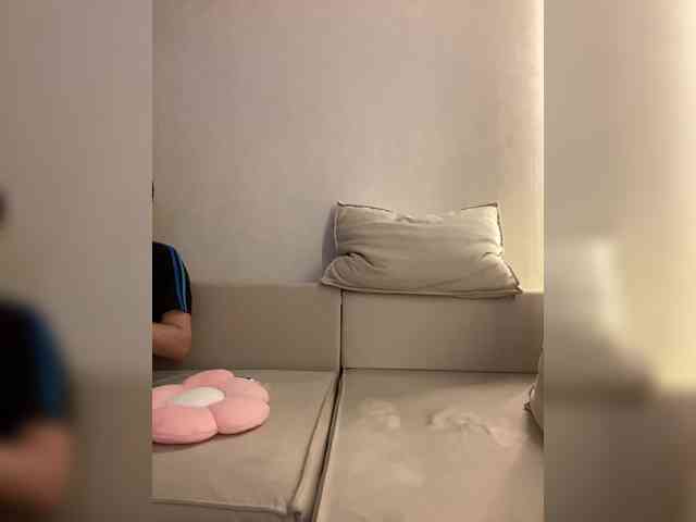 Annafirepussy's chat room