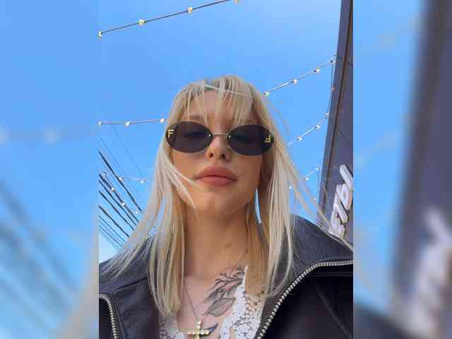 Cristi-Candy's chat room