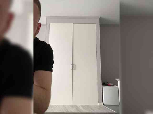 Room_of_love's chat room