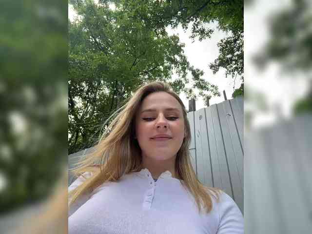 -Angel-Ali-'s chat room
