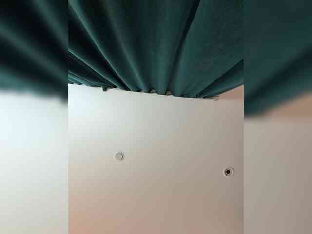 _Ellidi_'s chat room