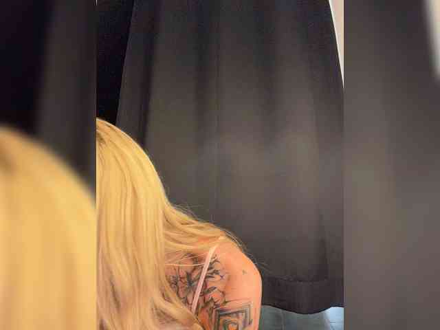 Cristi-Candy's chat room