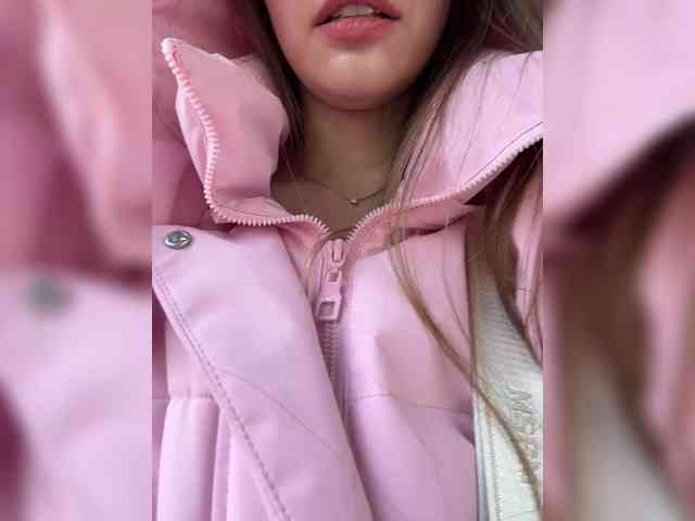 VikkiExtraCheese's chat room