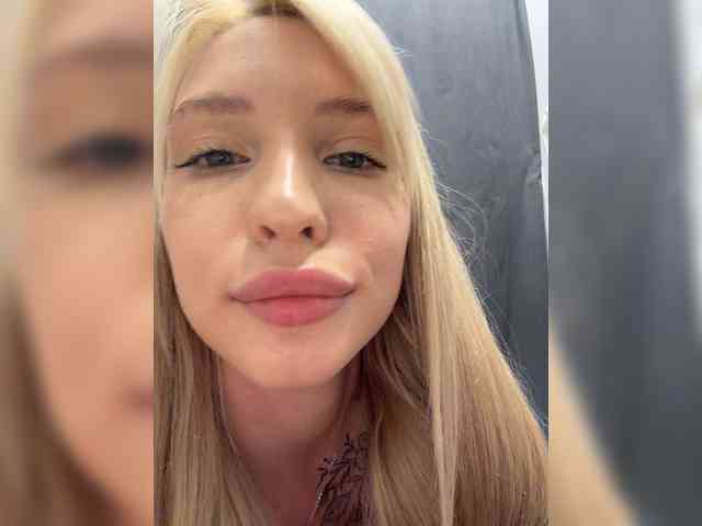 Cristi-Candy's chat room