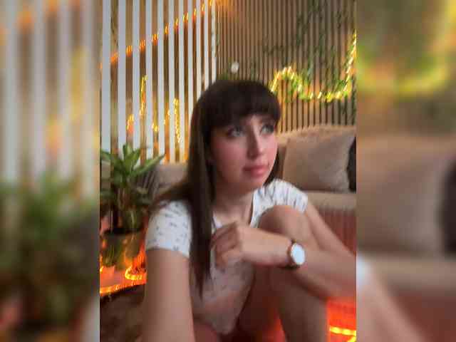 -Violetttttka-'s chat room
