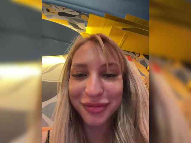 Cristi-Candy's chat room