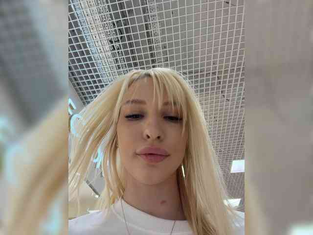 Cristi-Candy's chat room