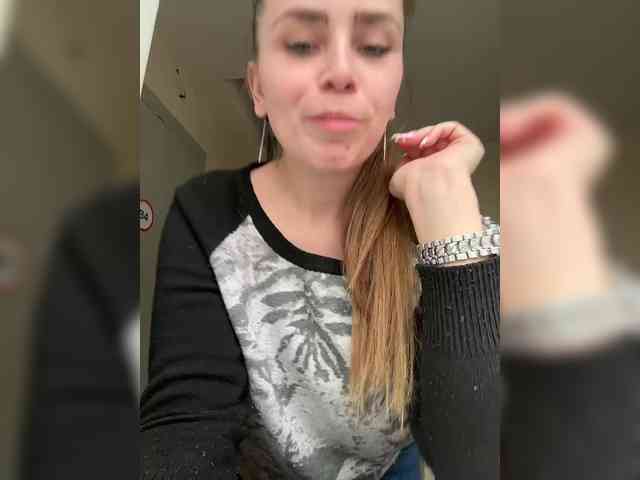 LolaSexxx's chat room