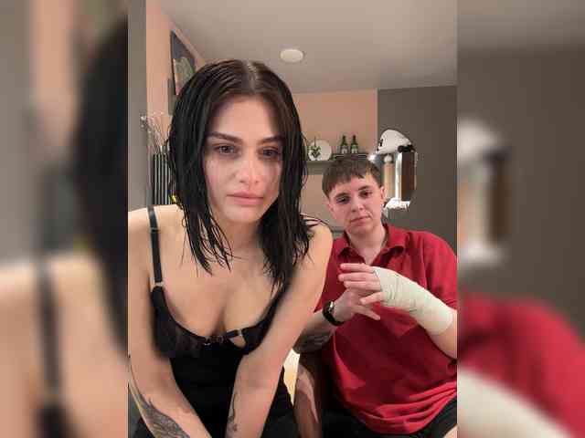 Kris-and-Vanessa's chat room