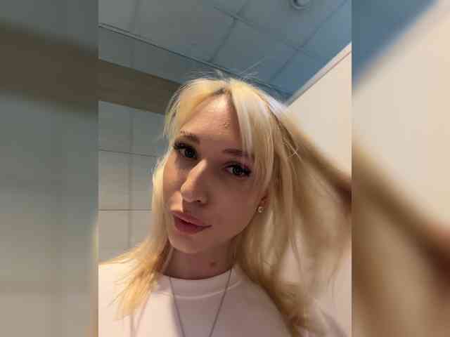 Cristi-Candy's chat room