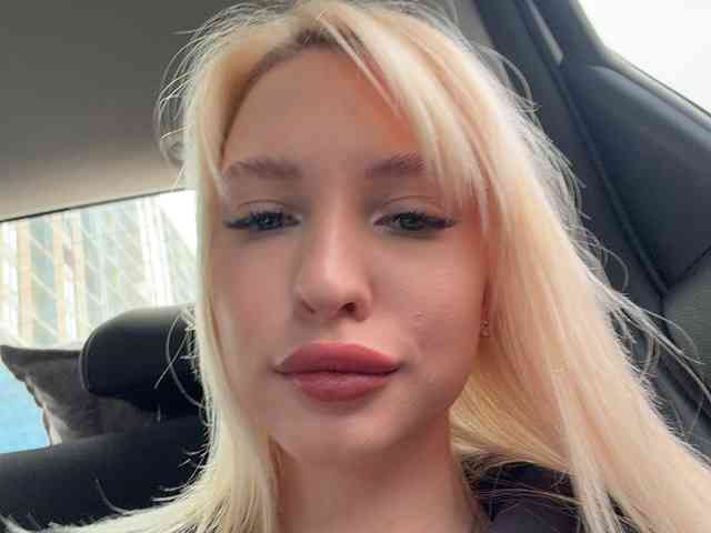 Cristi-Candy's chat room