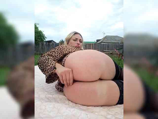 Tanysha-1's chat room