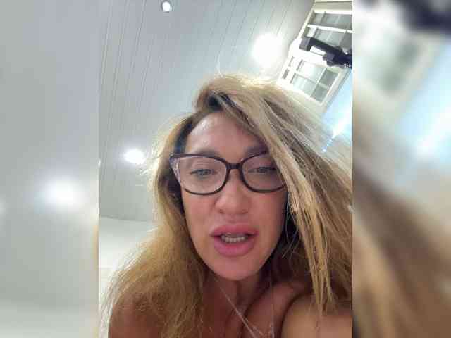 Miss_Stella's chat room