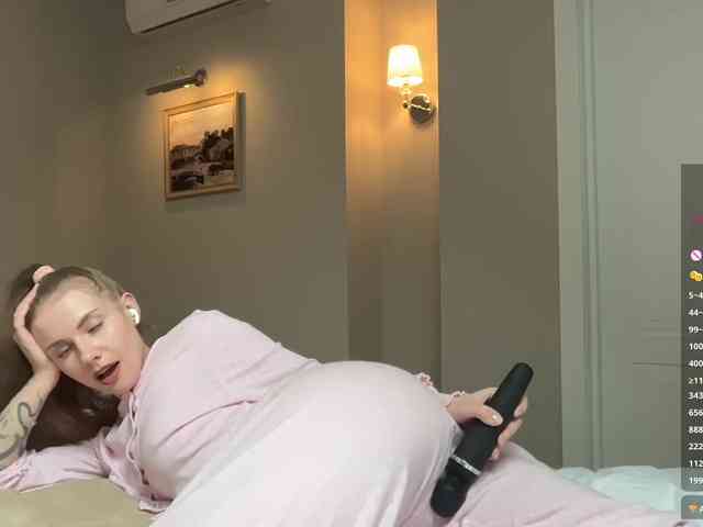 VikkiExtraCheese's chat room