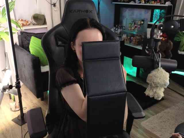 Kira_Li_Lime's chat room