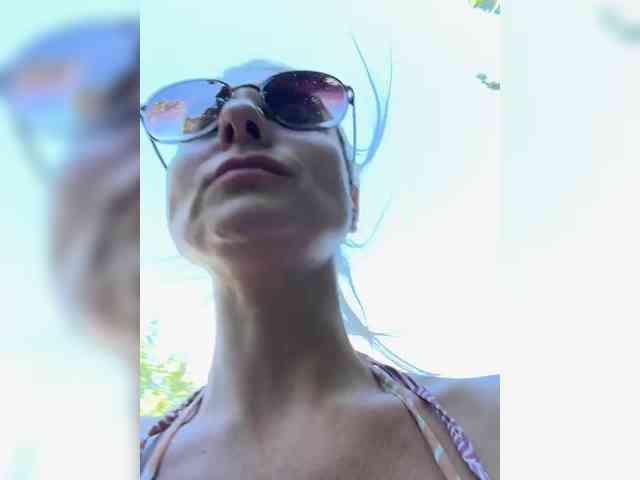 -Molly-'s chat room