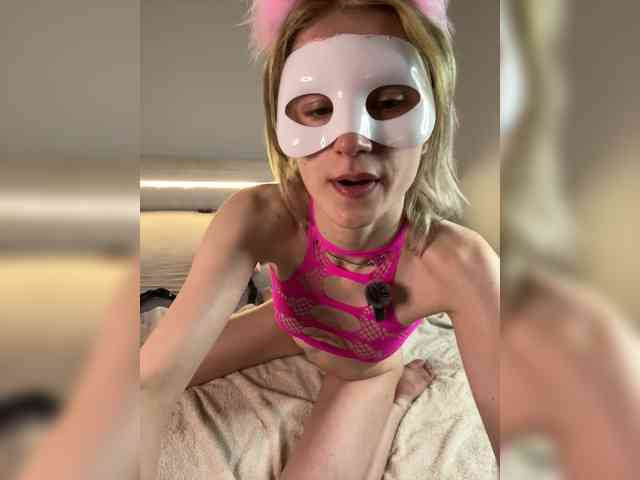 MaskedBabesVIP's chat room