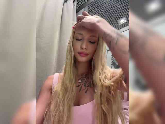 Cristi-Candy's chat room