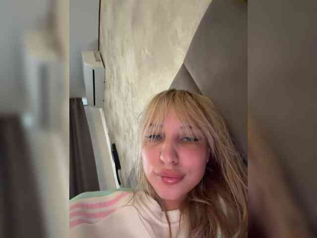 Cristi-Candy's chat room