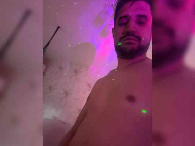 VIP17CoupleDream's chat room