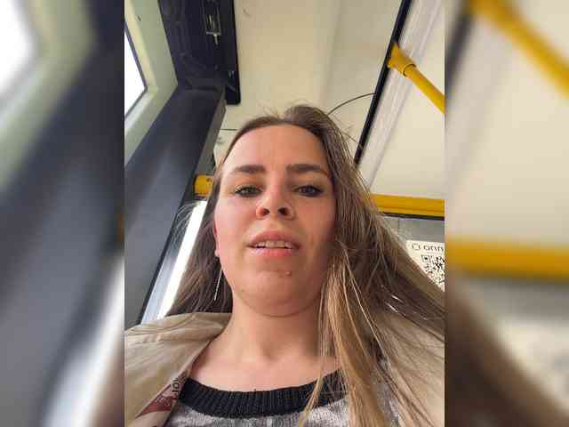 LolaSexxx's chat room