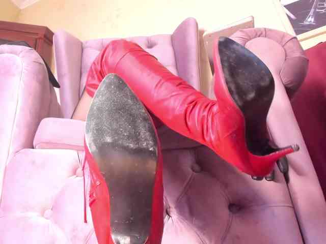 LadyLeather's chat room