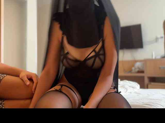hiddenCrazySlut's chat room