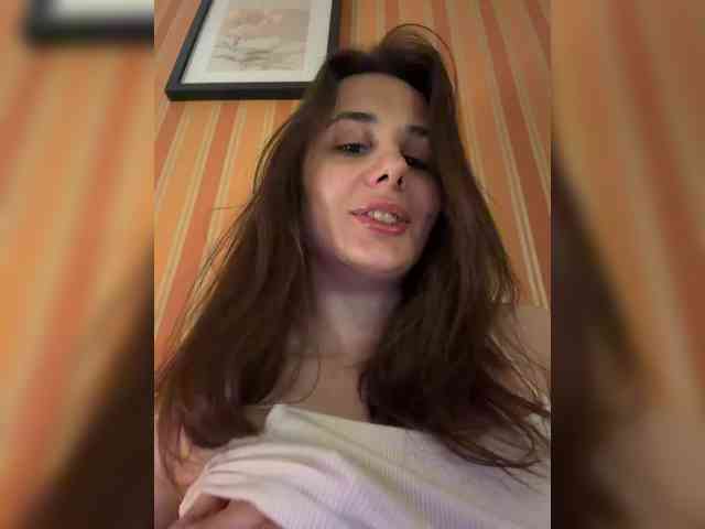 MoniClark's chat room