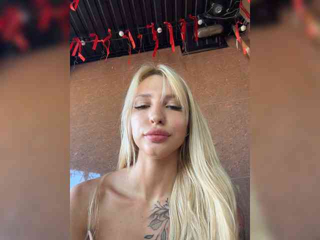 Cristi-Candy's chat room