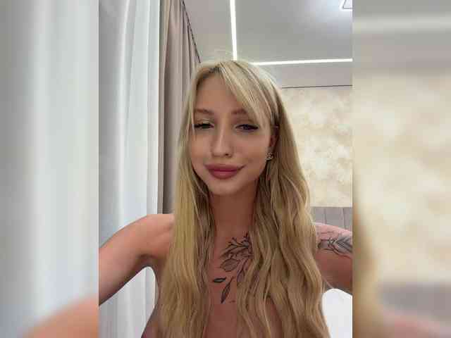 Cristi-Candy's chat room
