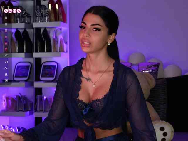 AngelaMyst's chat room