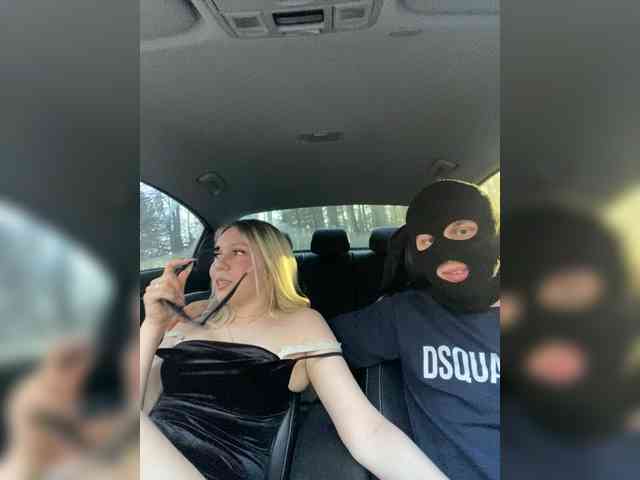 NikkiAlex's chat room