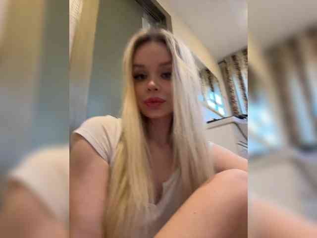 -Riviera-'s chat room