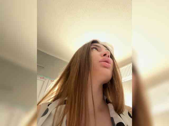 -EmilyBaby-'s chat room