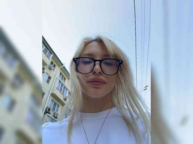 Cristi-Candy's chat room