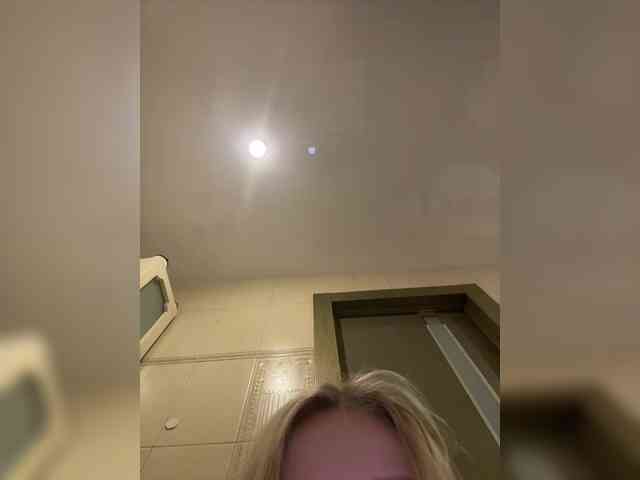 -Riviera-'s chat room