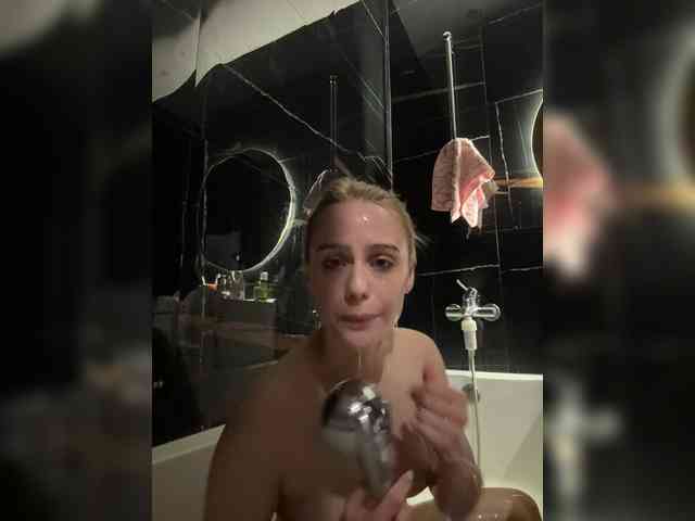 _Katrinka_'s chat room