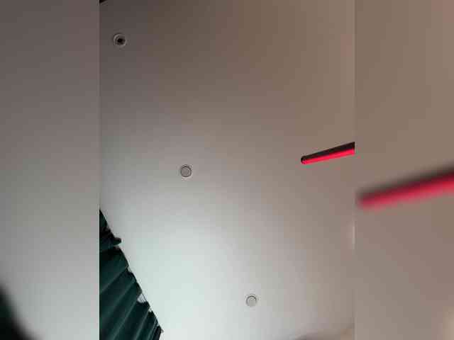 _Ellidi_'s chat room