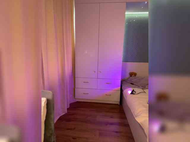 MelenaFox's chat room